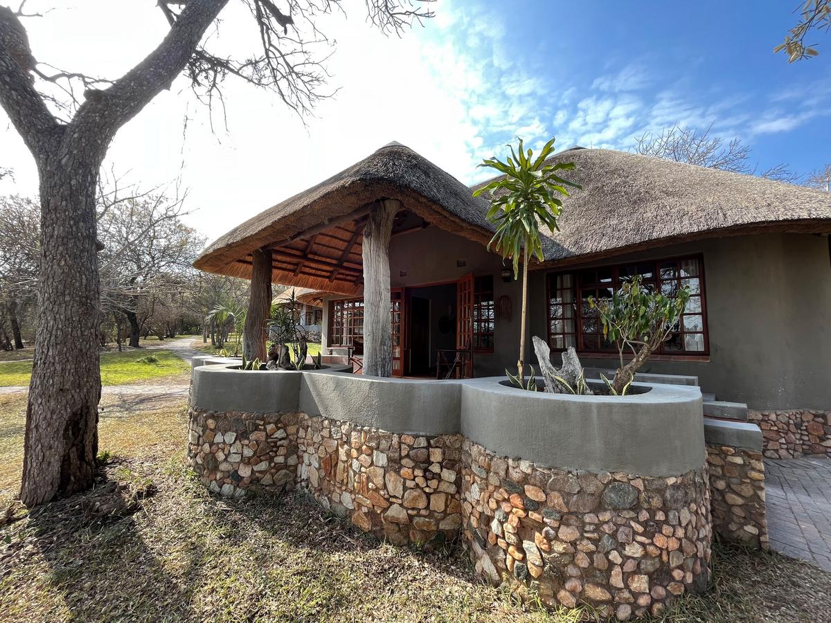 nyati safari lodge villa